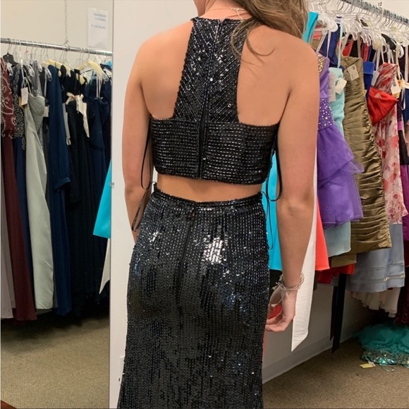 Sherri Hill Style 51662 High Slit Two Piece Sequin Dress Size 6 - Picture 5 of 7